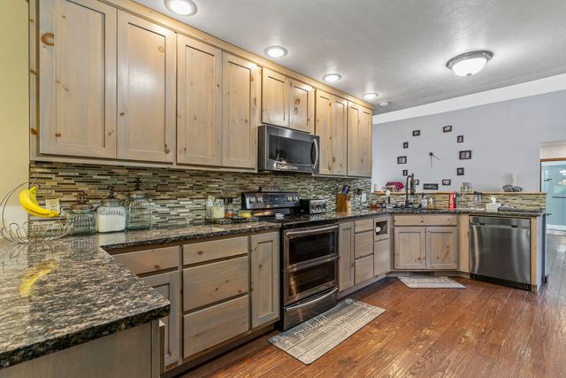 45 Stone Ridge Court, Strafford, MO 65757