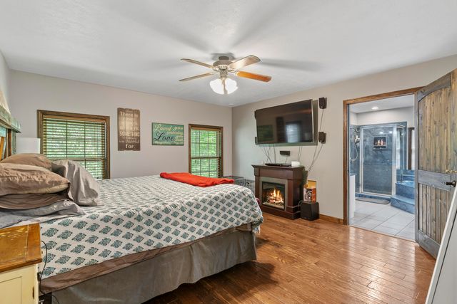 45 Stone Ridge Court, Strafford, MO 65757