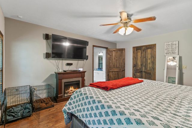 45 Stone Ridge Court, Strafford, MO 65757