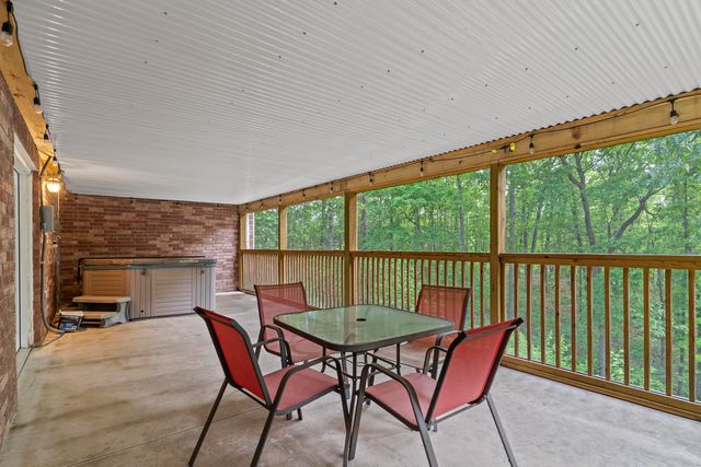 45 Stone Ridge Court, Strafford, MO 65757