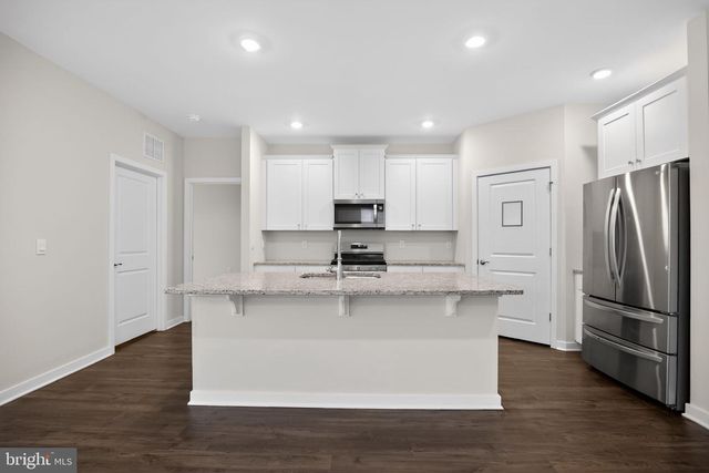 103 CONGRESSIONAL CT, Moorestown, NJ 08057