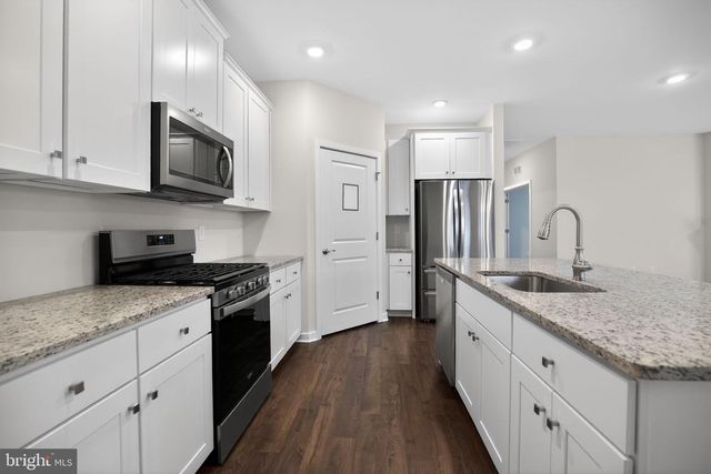 103 CONGRESSIONAL CT, Moorestown, NJ 08057