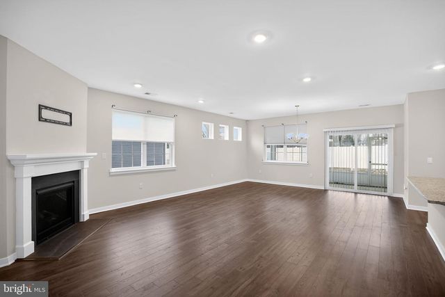 103 CONGRESSIONAL CT, Moorestown, NJ 08057