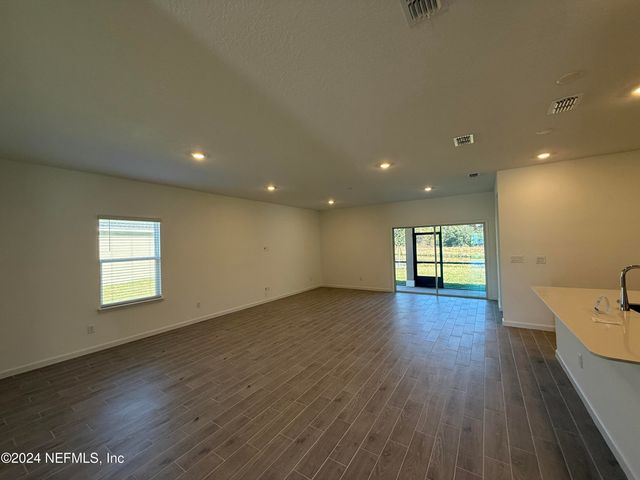 8198 HORSEBIT Circle, Jacksonville, FL 32219