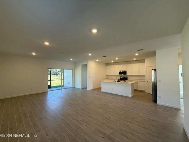 8198 HORSEBIT Circle, Jacksonville, FL 32219