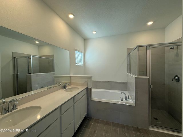 8198 HORSEBIT Circle, Jacksonville, FL 32219