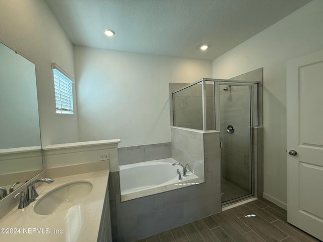 8198 HORSEBIT Circle, Jacksonville, FL 32219