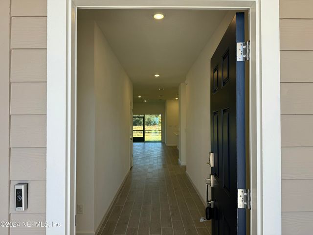 8198 HORSEBIT Circle, Jacksonville, FL 32219