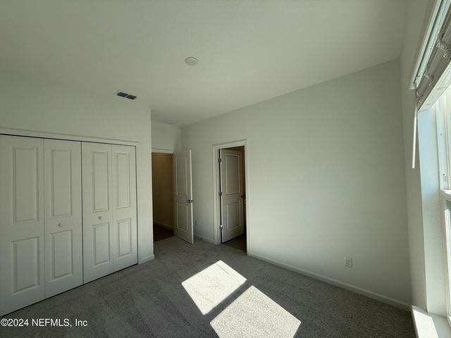 8198 HORSEBIT Circle, Jacksonville, FL 32219