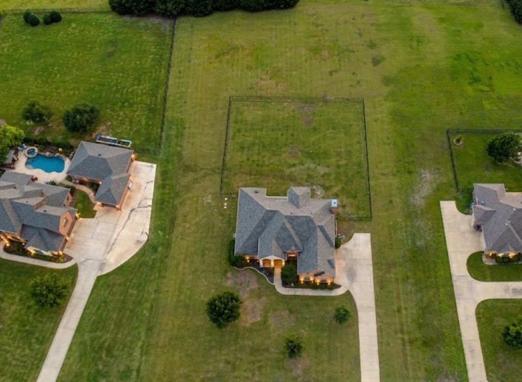 26 Windsor Drive, Mclendon Chisholm, TX 75032