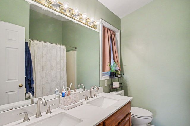 4699 Raintree Drive SE, Kentwood, MI 49512