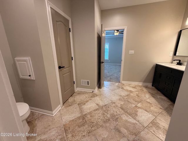 203 Deep Creek Dr, Shepherdsville, KY 40165