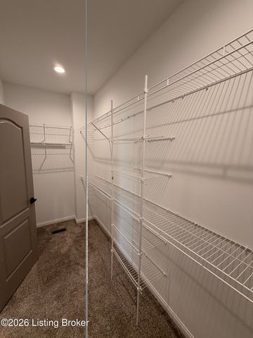 203 Deep Creek Dr, Shepherdsville, KY 40165