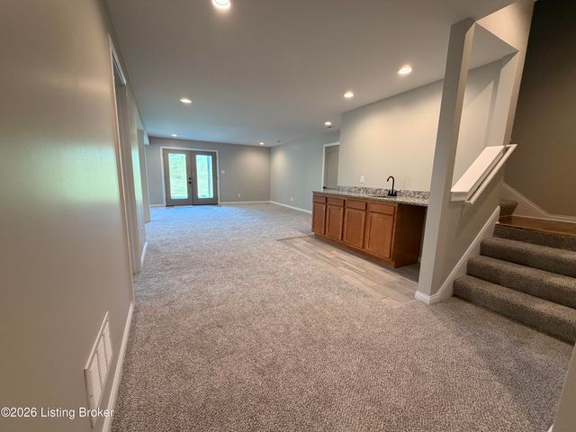 203 Deep Creek Dr, Shepherdsville, KY 40165