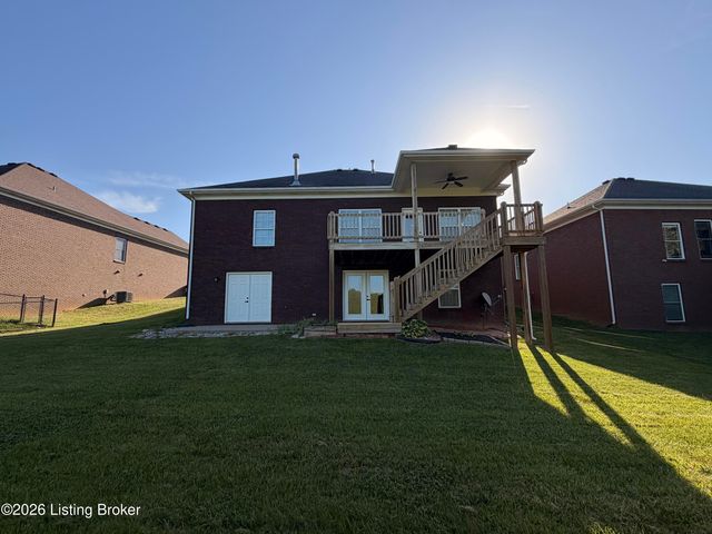 203 Deep Creek Dr, Shepherdsville, KY 40165