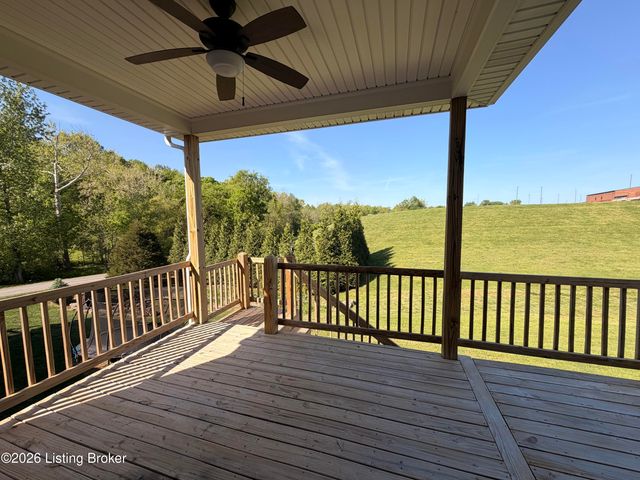 203 Deep Creek Dr, Shepherdsville, KY 40165