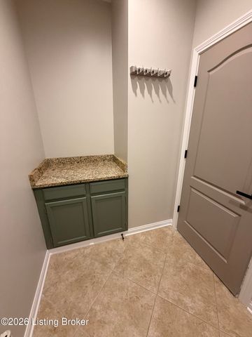 203 Deep Creek Dr, Shepherdsville, KY 40165