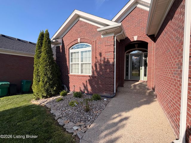 203 Deep Creek Dr, Shepherdsville, KY 40165