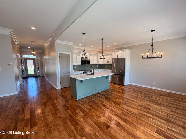203 Deep Creek Dr, Shepherdsville, KY 40165