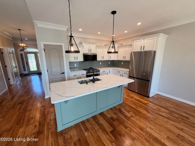 203 Deep Creek Dr, Shepherdsville, KY 40165