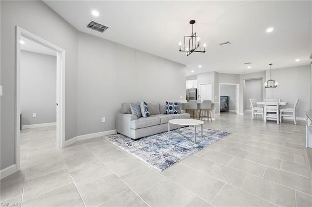 19568 Hinkley DR, Estero, FL 33928
