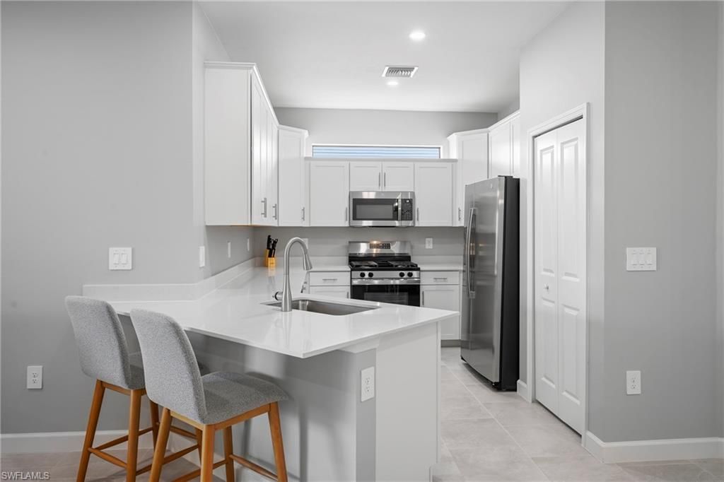 19568 Hinkley DR, ESTERO, FL 33928 — photo 4