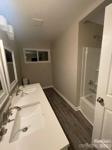 3826 Langley Road, Charlotte, NC 28215
