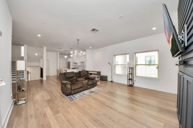 1217 Edwards Street, Houston, TX 77007