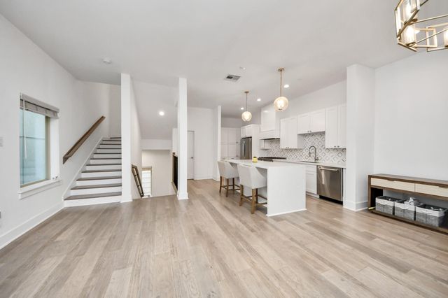 1217 Edwards Street, Houston, TX 77007