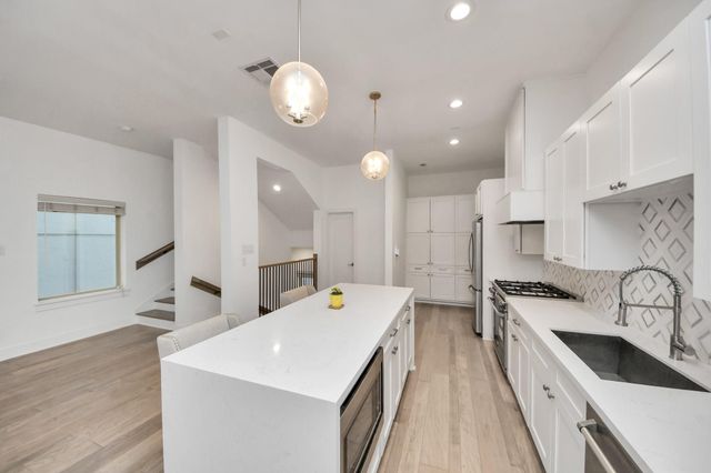 1217 Edwards Street, Houston, TX 77007