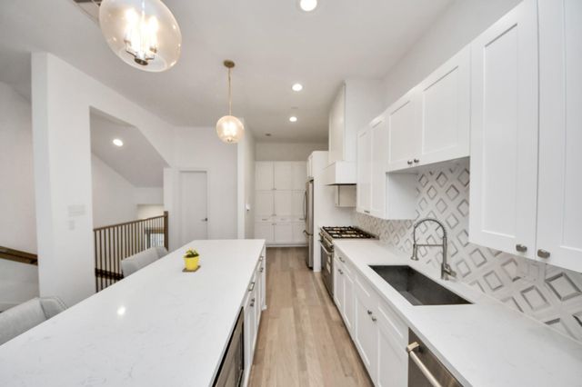 1217 Edwards Street, Houston, TX 77007