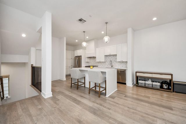 1217 Edwards Street, Houston, TX 77007