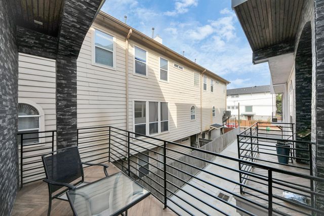 1217 Edwards Street, Houston, TX 77007