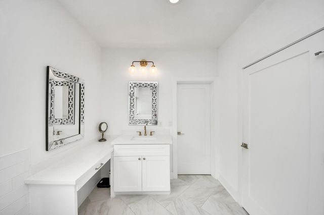 1217 Edwards Street, Houston, TX 77007