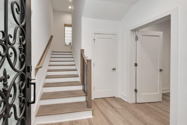 1217 Edwards Street, Houston, TX 77007