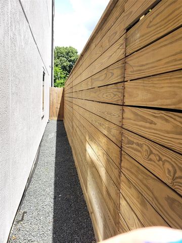 1217 Edwards Street, Houston, TX 77007