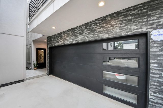 1217 Edwards Street, Houston, TX 77007