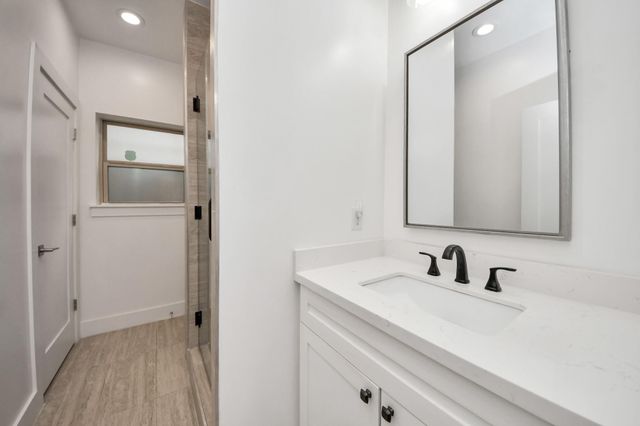 1217 Edwards Street, Houston, TX 77007