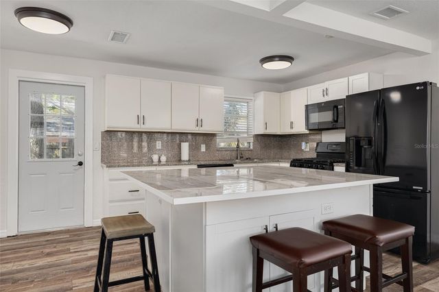 200 BROADWAY, Dunedin, FL 34698