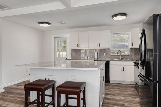 200 BROADWAY, Dunedin, FL 34698