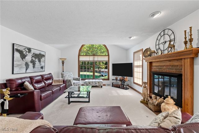 3523 Parfoure Boulevard, Uniontown, OH 44685