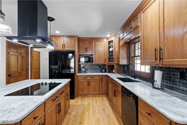 3523 Parfoure Boulevard, Uniontown, OH 44685