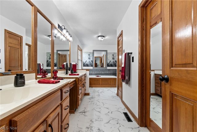 3523 Parfoure Boulevard, Uniontown, OH 44685