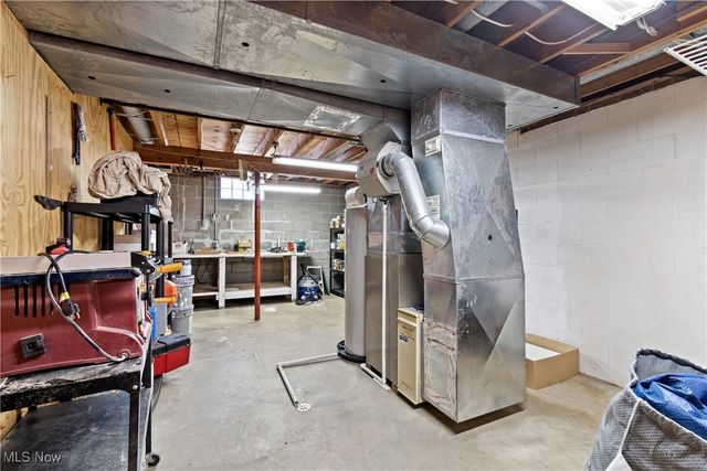 3523 Parfoure Boulevard, Uniontown, OH 44685