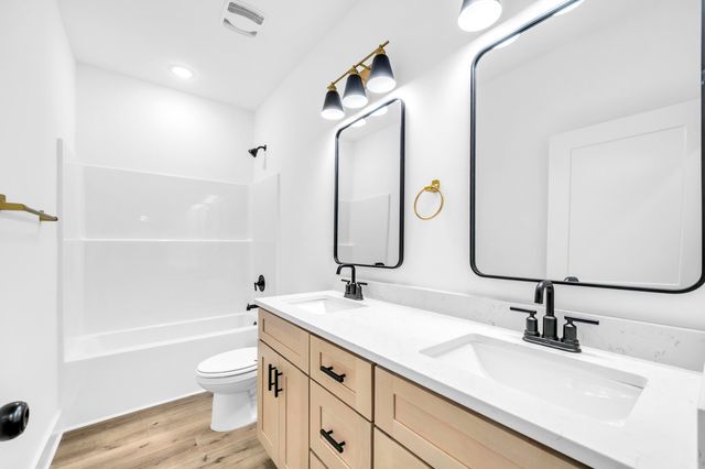 104 SW Fourth Avenue, Fort Walton Beach, FL 32548