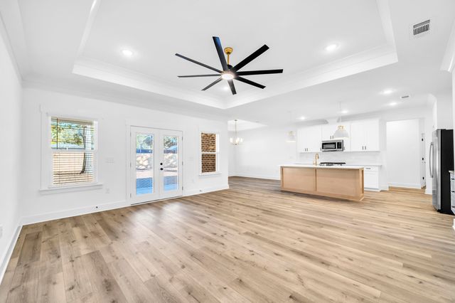 104 SW Fourth Avenue, Fort Walton Beach, FL 32548