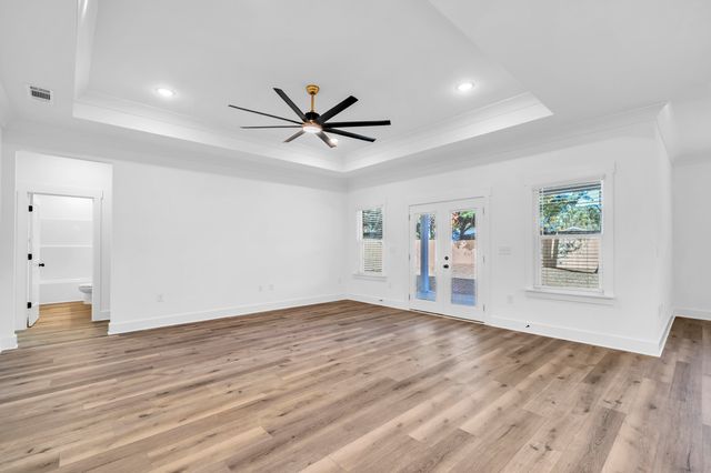 104 SW Fourth Avenue, Fort Walton Beach, FL 32548