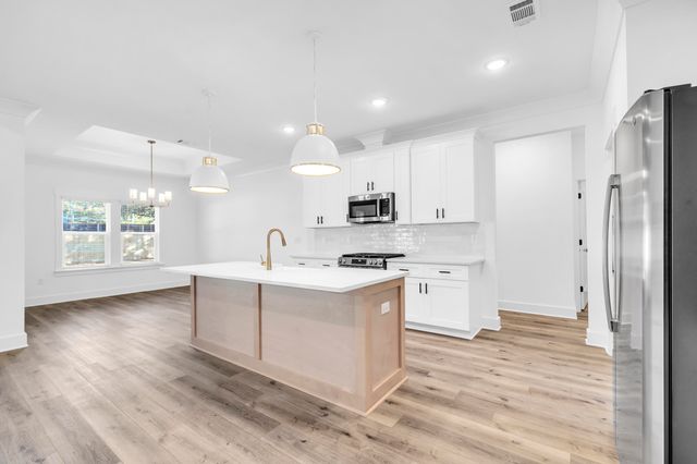 104 SW Fourth Avenue, Fort Walton Beach, FL 32548