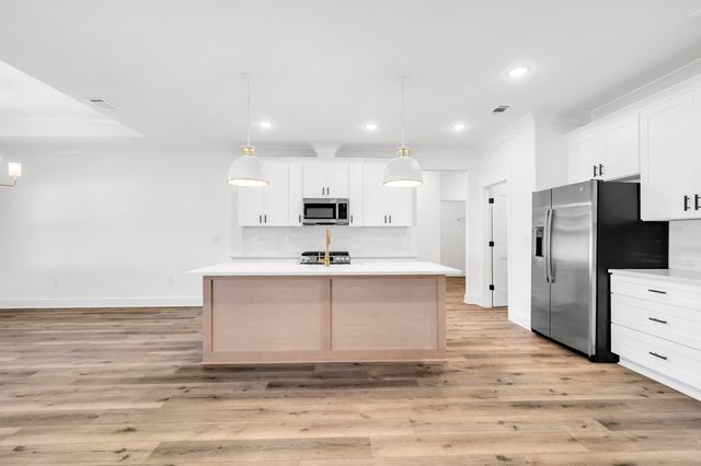 104 SW Fourth Avenue, Fort Walton Beach, FL 32548