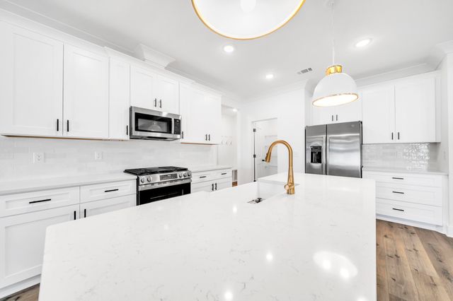 104 SW Fourth Avenue, Fort Walton Beach, FL 32548